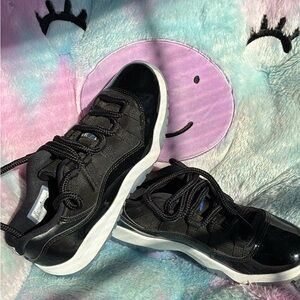 Jordan Low-Top Sneakers in Black (Space Jam Colorway)